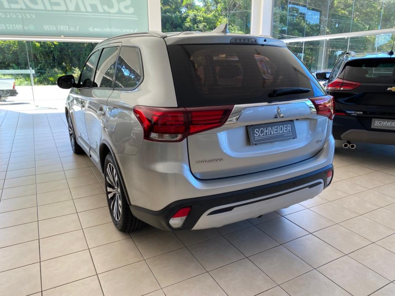 OUTLANDER 2.0 16V GASOLINA 4P AUTOMÁTICO - 2020 - NOVA PETRóPOLIS