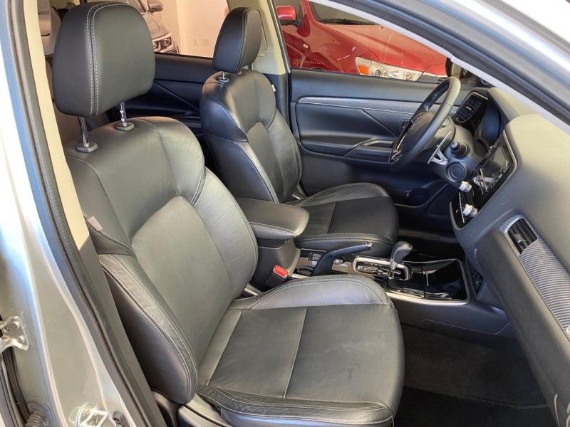 OUTLANDER 2.0 16V GASOLINA 4P AUTOMÁTICO - 2020 - NOVA PETRóPOLIS