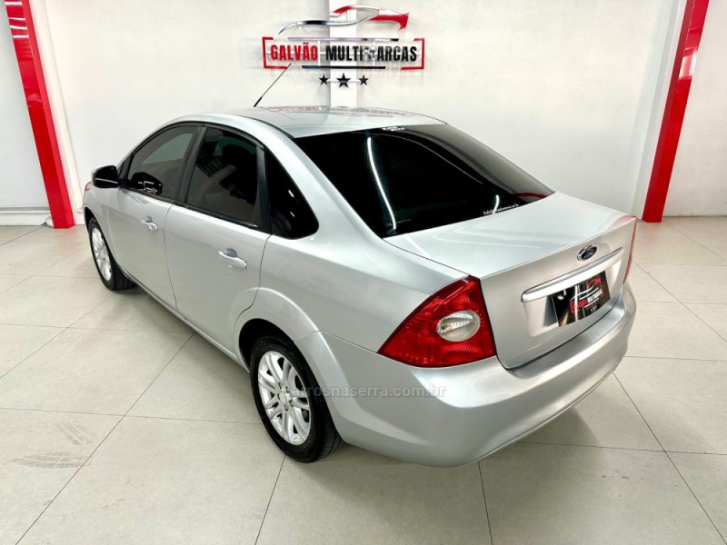 FOCUS 2.0 GLX SEDAN 16V FLEX 4P MANUAL - 2011 - CAXIAS DO SUL