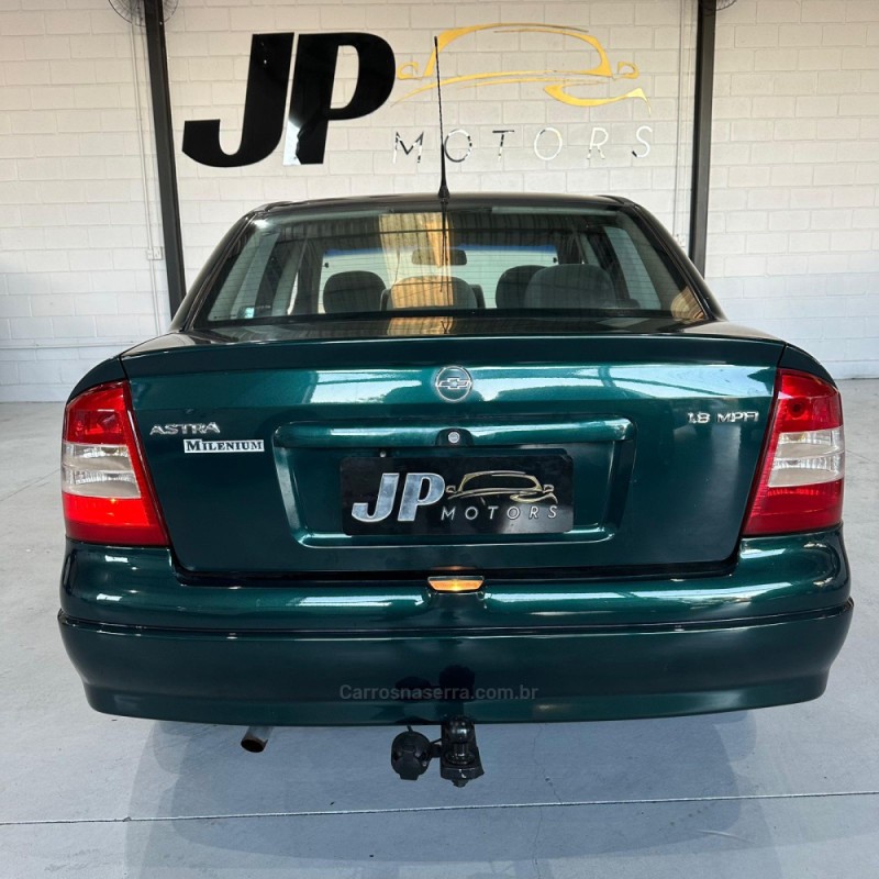ASTRA 1.8 MPFI MILLENIUM II SEDAN 8V GASOLINA 4P MANUAL - 2001 - NOVO HAMBURGO