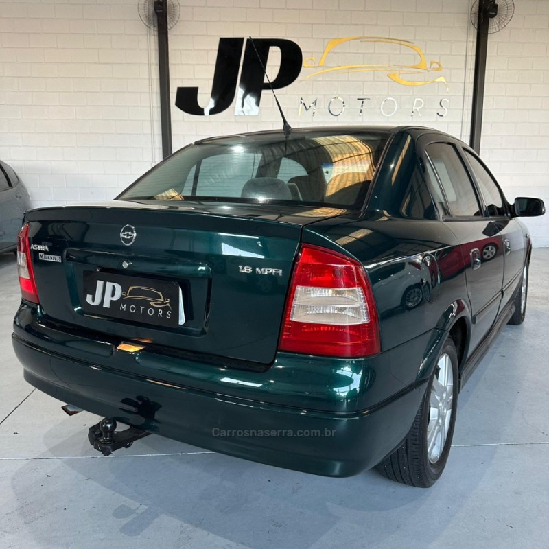 ASTRA 1.8 MPFI MILLENIUM II SEDAN 8V GASOLINA 4P MANUAL - 2001 - NOVO HAMBURGO