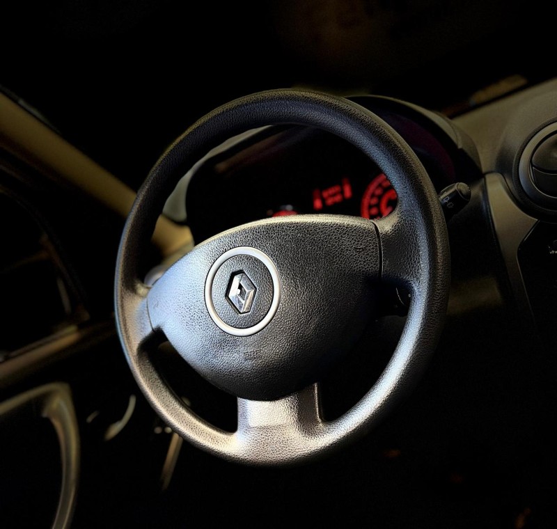 SANDERO 1.0 EXPRESSION 16V FLEX 4P MANUAL - 2014 - CAXIAS DO SUL