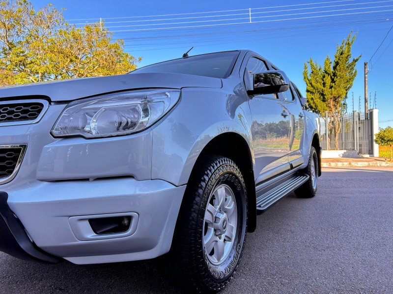 S10 2.4 LT 4X2 CD 8V FLEX 4P MANUAL - 2013 - BENTO GONçALVES