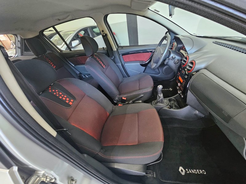 SANDERO 1.6 STEPWAY 8V FLEX 4P MANUAL - 2014 - CAXIAS DO SUL