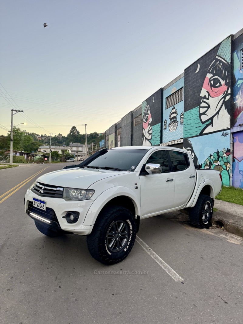 L200 TRITON 3.5 HPE 4X4 CD V6 24V FLEX 4P AUTOMÁTICO - 2015 - CAXIAS DO SUL