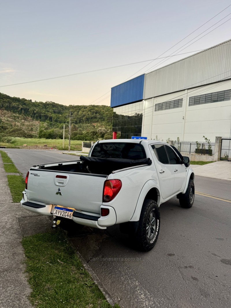L200 TRITON 3.5 HPE 4X4 CD V6 24V FLEX 4P AUTOMÁTICO - 2015 - CAXIAS DO SUL