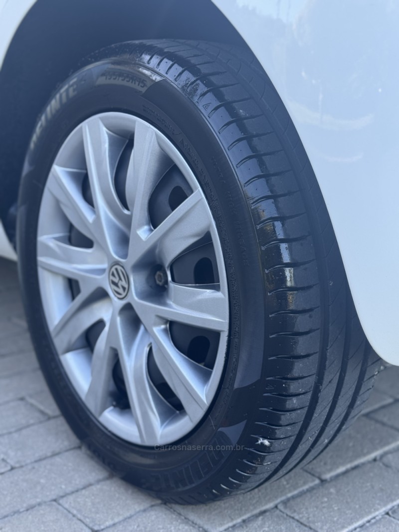 FOX 1.0 ITREND 8V FLEX 4P MANUAL - 2013 - ENCANTADO