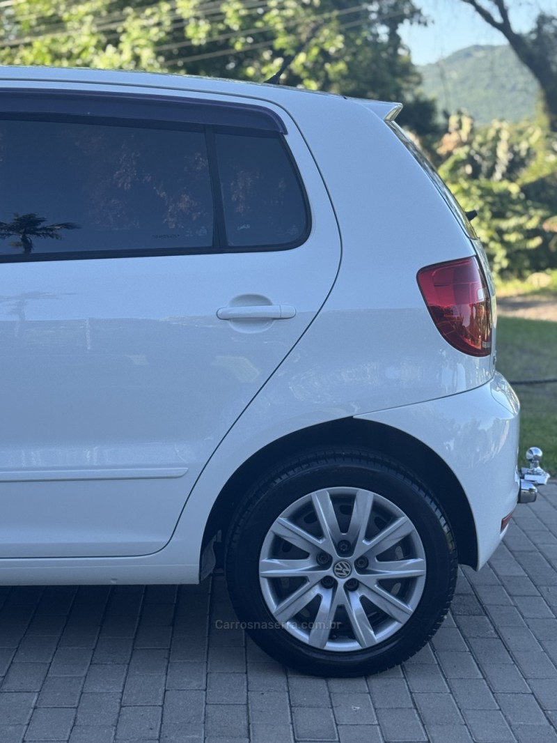 FOX 1.0 ITREND 8V FLEX 4P MANUAL - 2013 - ENCANTADO