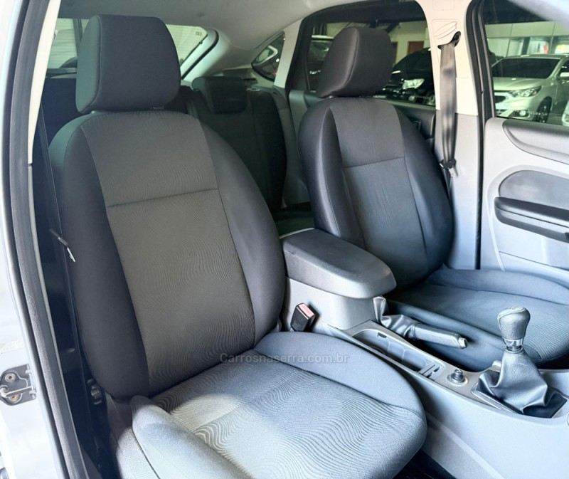 FOCUS 1.6 GL 8V GASOLINA 4P MANUAL - 2012 - NOVO HAMBURGO