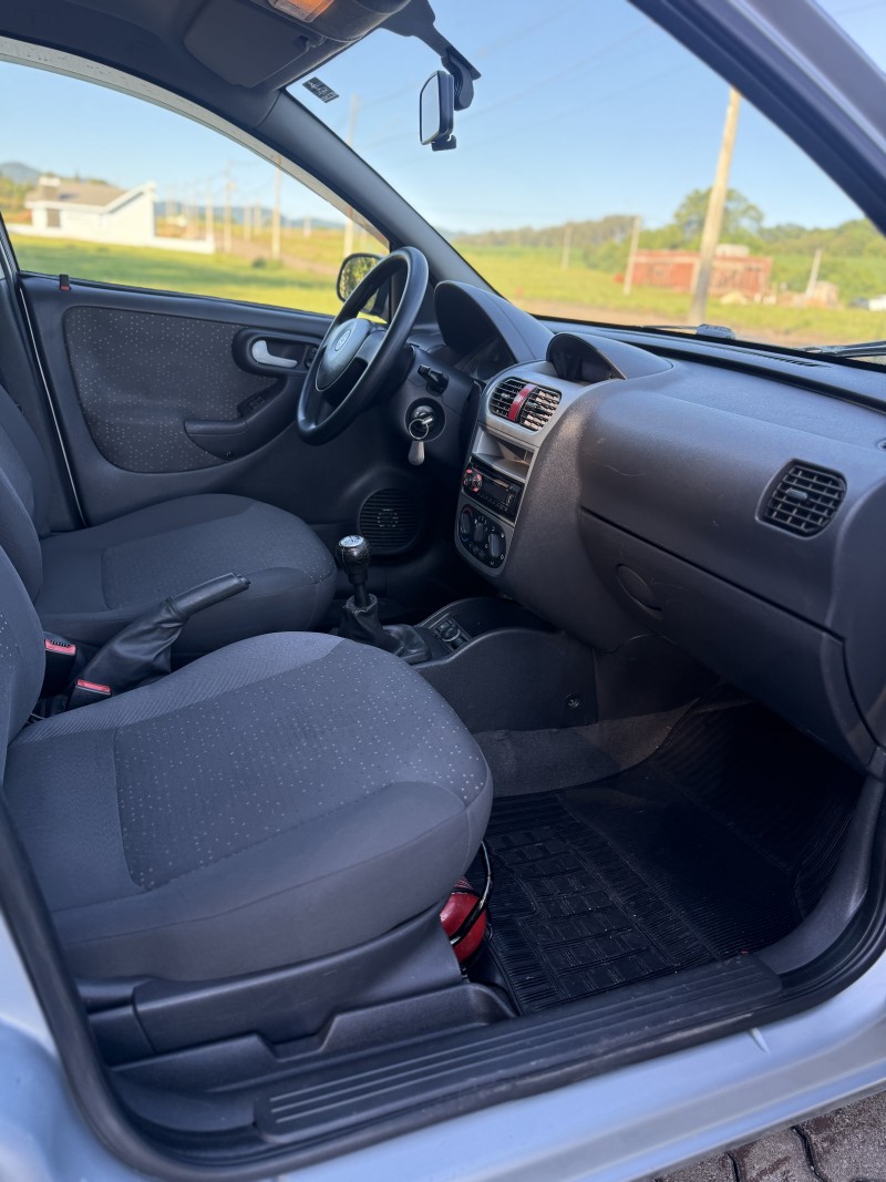 CORSA 1.4 MPFI PREMIUM 8V FLEX 4P MANUAL - 2009 - ARROIO DO MEIO
