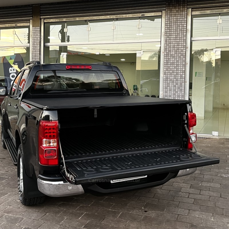 S10 2.4 MPFI LTZ 4X4 CD 8V FLEX 4P MANUAL - 2014 - VACARIA