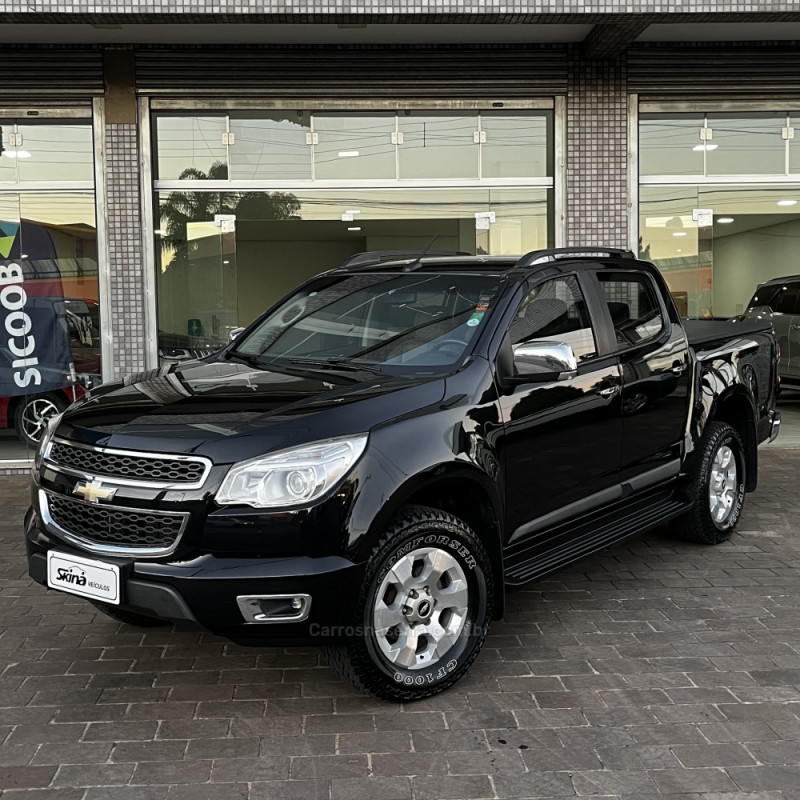 S10 2.4 MPFI LTZ 4X4 CD 8V FLEX 4P MANUAL - 2014 - VACARIA