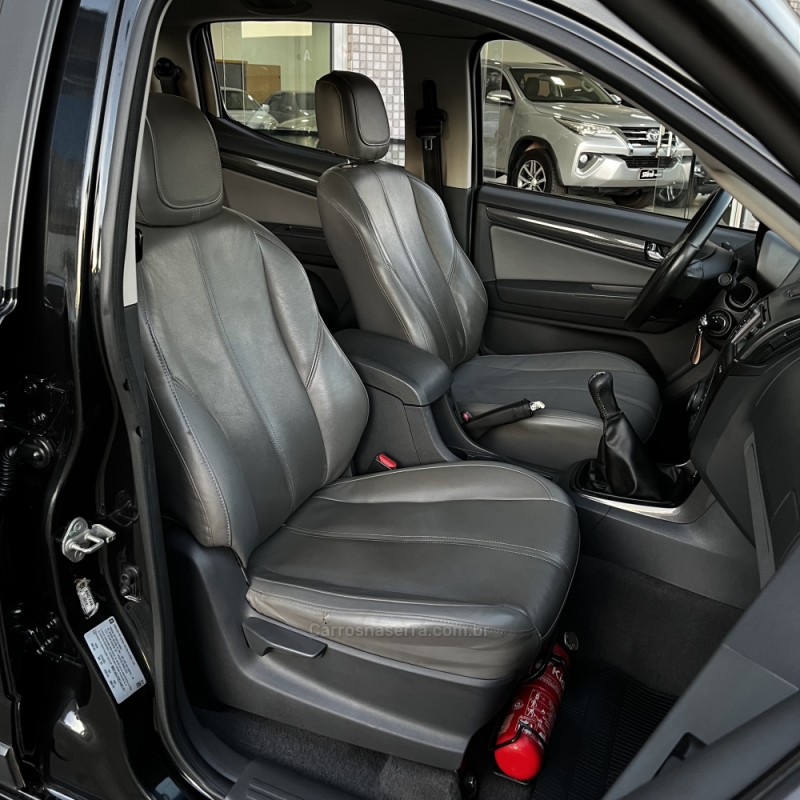 S10 2.4 MPFI LTZ 4X4 CD 8V FLEX 4P MANUAL - 2014 - VACARIA