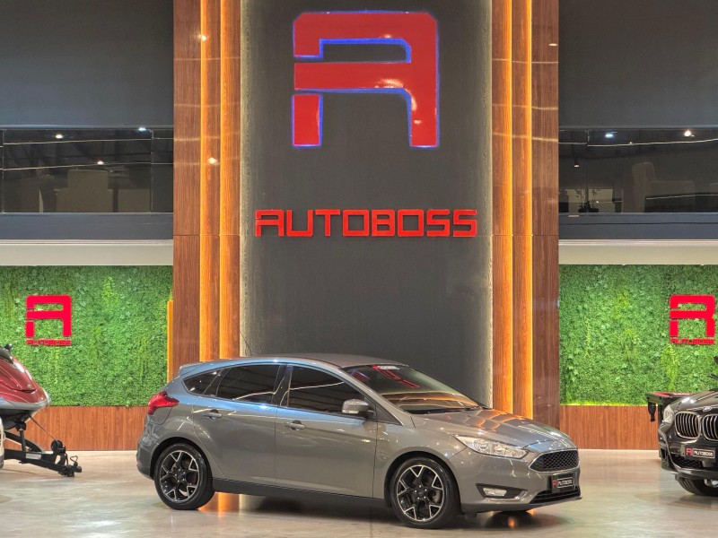 focus 2.0 se hatch 16v flex 4p auto 2016 novo hamburgo