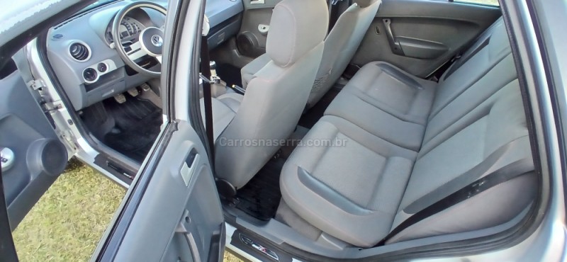 PARATI 1.6 MI SURF 8V FLEX 4P MANUAL G.IV - 2009 - VACARIA