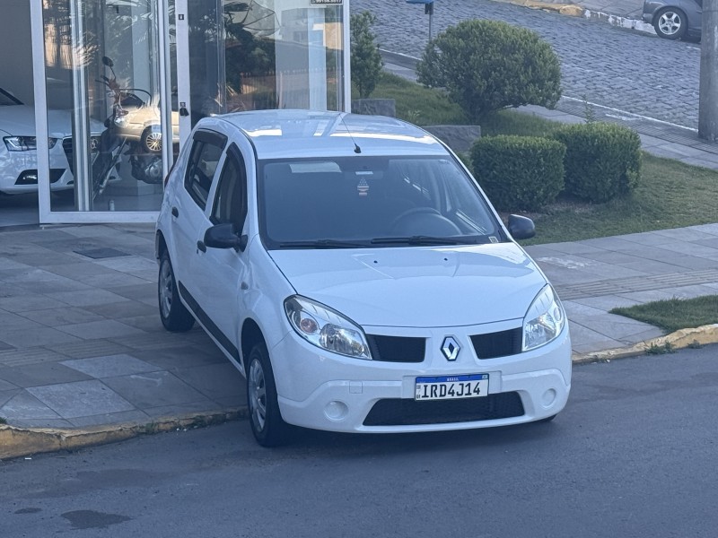 SANDERO 1.0 AUTHENTIQUE 8V FLEX 4P MANUAL - 2011 - FARROUPILHA