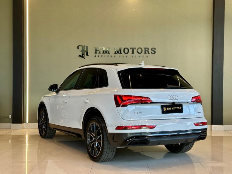 Q5 2.0 TFSI S LINE BLACK QUATTRO S TRONIC GASOLINA 4P - 2022 - CAXIAS DO SUL