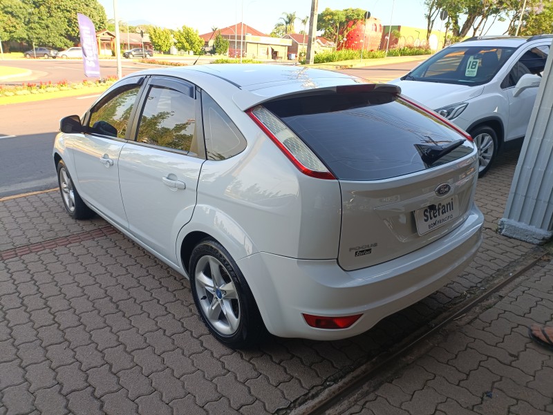 FOCUS 1.6 GLX 16V FLEX 4P MANUAL - 2012 - BOM PRINCíPIO