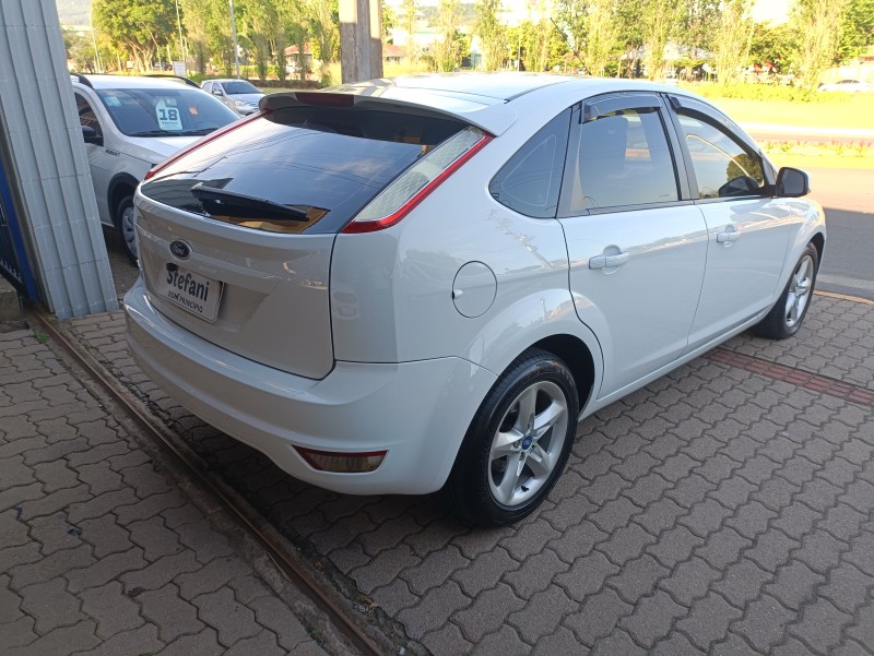 FOCUS 1.6 GLX 16V FLEX 4P MANUAL - 2012 - BOM PRINCíPIO