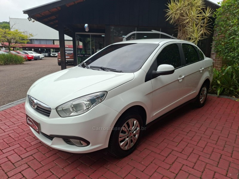 grand siena 1.4 mpi attractive 8v flex 4p manual 2014 rolante