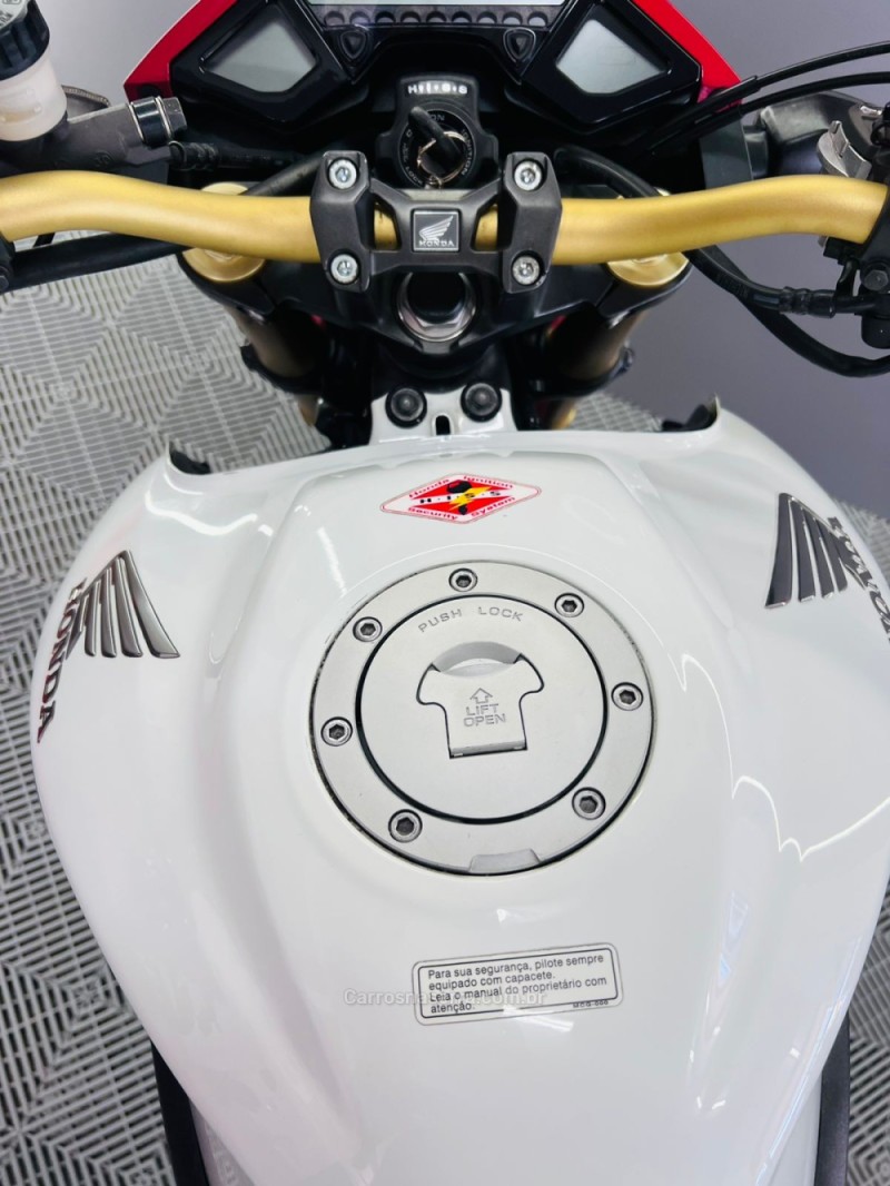 CB 1000R  - 2013 - CAMPO BOM