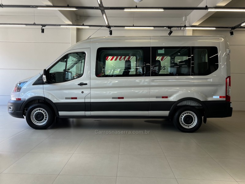 TRANSIT 2.2 PASSAGEIRO TURBO DIESEL 3P MANUAL - 2023 - FLORES DA CUNHA