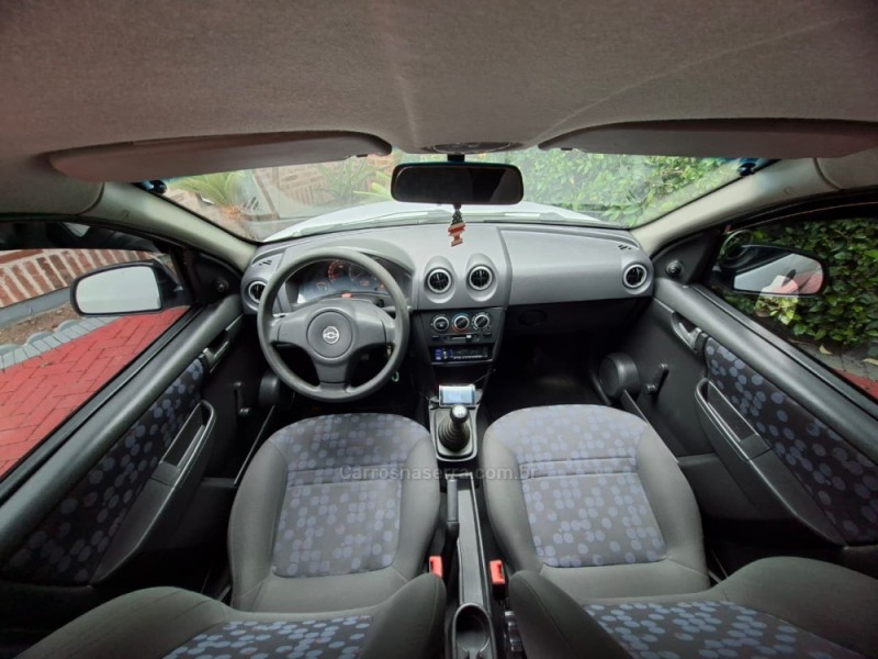 PRISMA 1.4 MPFI JOY 8V FLEX 4P MANUAL - 2010 - ROLANTE