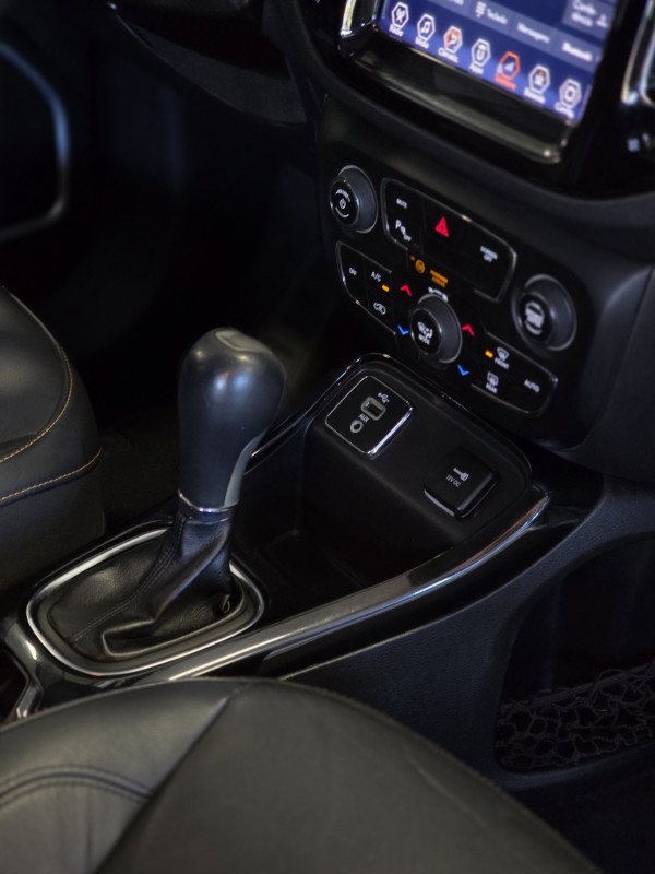 COMPASS 2.0 16V FLEX LIMITED AUTOMÁTICO - 2018 - CAXIAS DO SUL