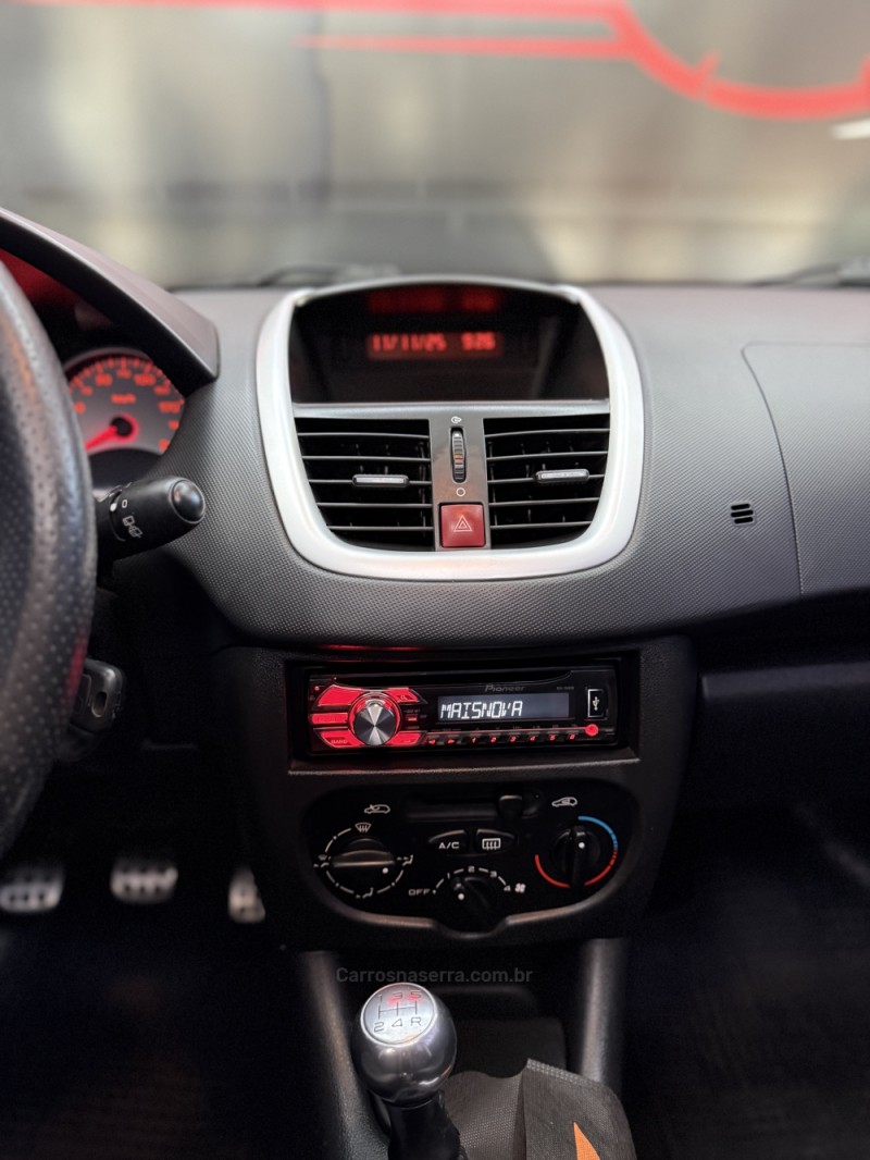 207 1.4 QUIKSILVER 8V FLEX 4P MANUAL - 2011 - FARROUPILHA