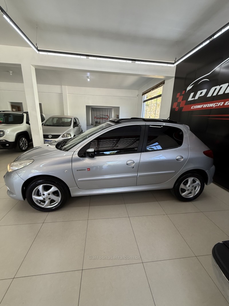 207 1.4 QUIKSILVER 8V FLEX 4P MANUAL - 2011 - FARROUPILHA