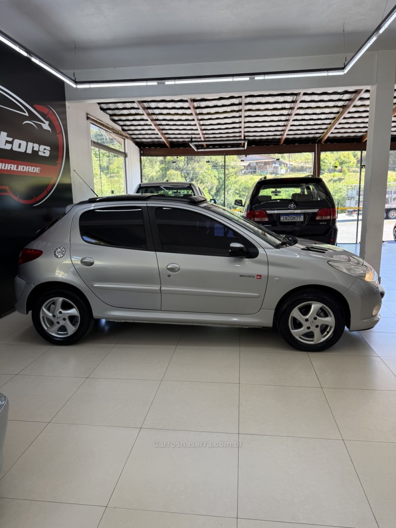 207 1.4 QUIKSILVER 8V FLEX 4P MANUAL - 2011 - FARROUPILHA