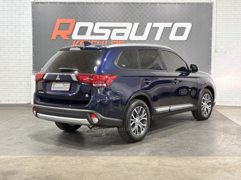 OUTLANDER 2.0 16V GASOLINA 4P AUTOMÁTICO - 2017 - VENâNCIO AIRES