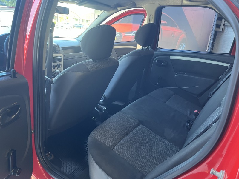 LOGAN 1.6 EXPRESSION 8V HI-FLEX 4P MANUAL - 2010 - CAXIAS DO SUL