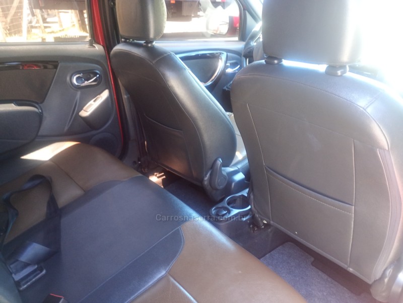 DUSTER 2.0 DYNAMIQUE 4X2 16V FLEX 4P AUTOMÁTICO - 2016 - FARROUPILHA