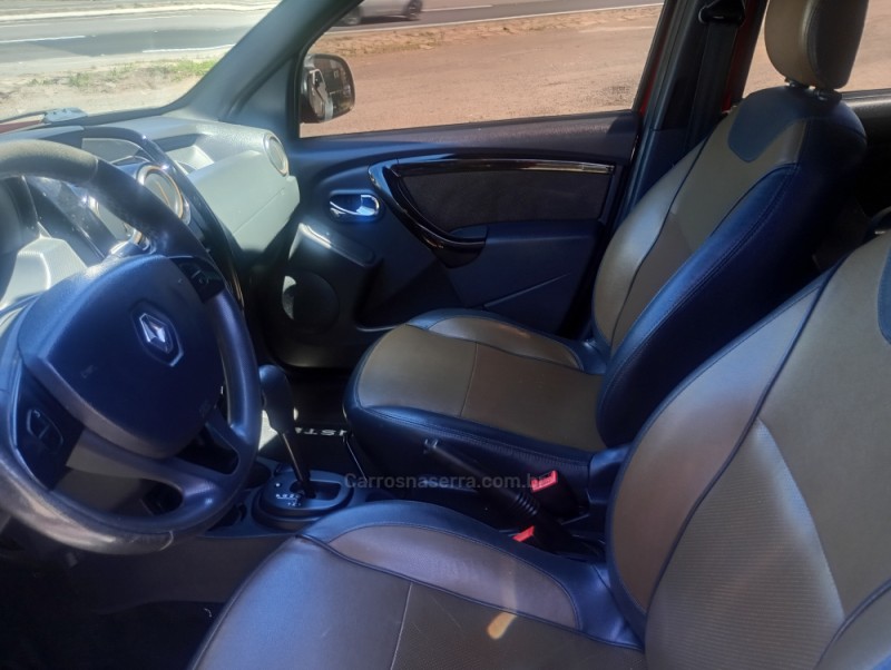 DUSTER 2.0 DYNAMIQUE 4X2 16V FLEX 4P AUTOMÁTICO - 2016 - FARROUPILHA