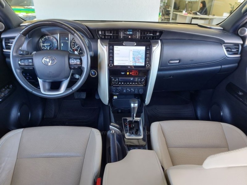 HILUX SW4 2.8 SRX 4X4 DIAMOND 16V TURBO DIESEL 4P 7 LUGARES AUTOMÁTICO - 2022 - NOVO HAMBURGO