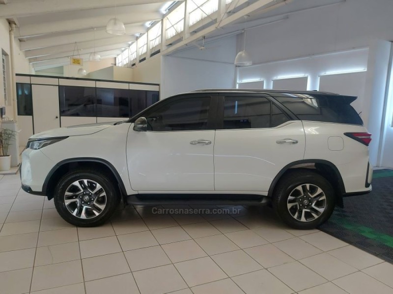 HILUX SW4 2.8 SRX 4X4 DIAMOND 16V TURBO DIESEL 4P 7 LUGARES AUTOMÁTICO - 2022 - NOVO HAMBURGO