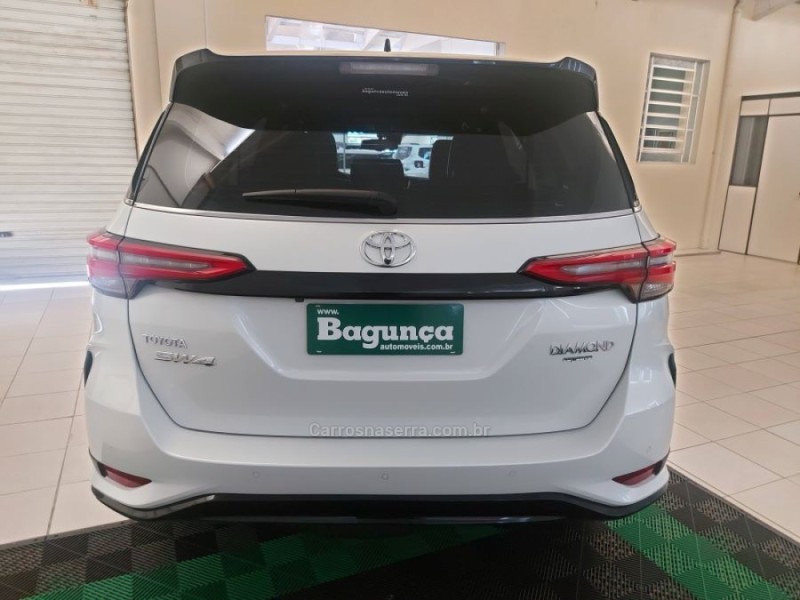 HILUX SW4 2.8 SRX 4X4 DIAMOND 16V TURBO DIESEL 4P 7 LUGARES AUTOMÁTICO - 2022 - NOVO HAMBURGO