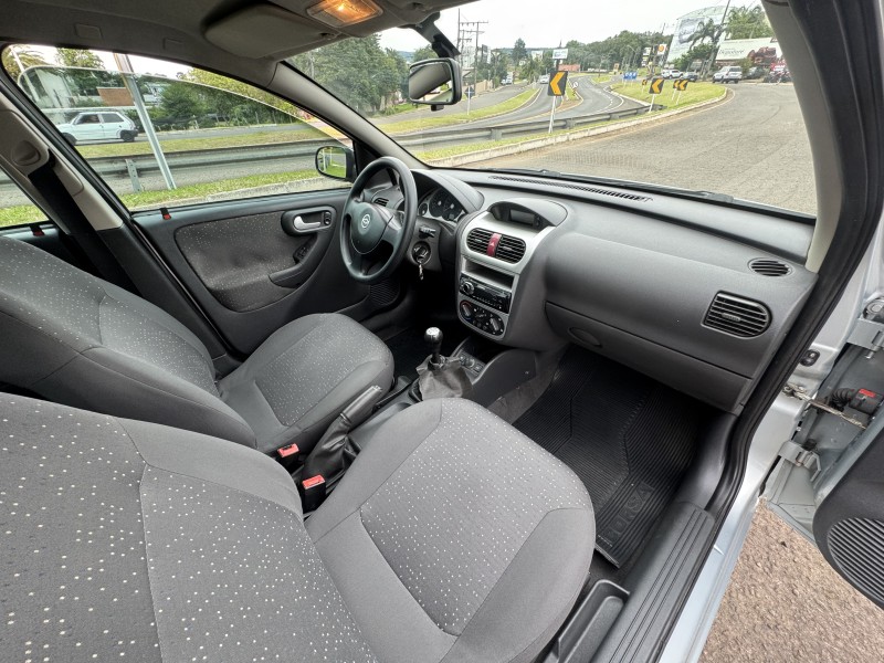 CORSA 1.4 MPFI PREMIUM 8V FLEX 4P MANUAL - 2011 - DOIS IRMãOS
