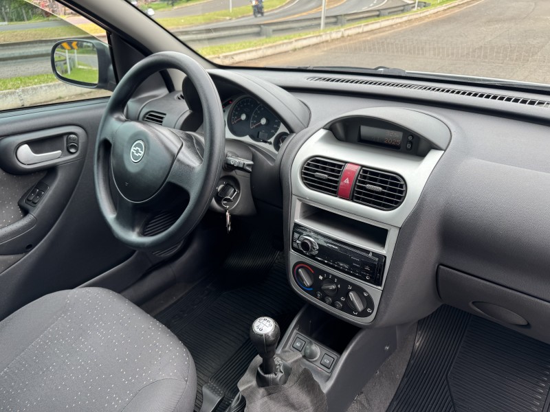 CORSA 1.4 MPFI PREMIUM 8V FLEX 4P MANUAL - 2011 - DOIS IRMãOS