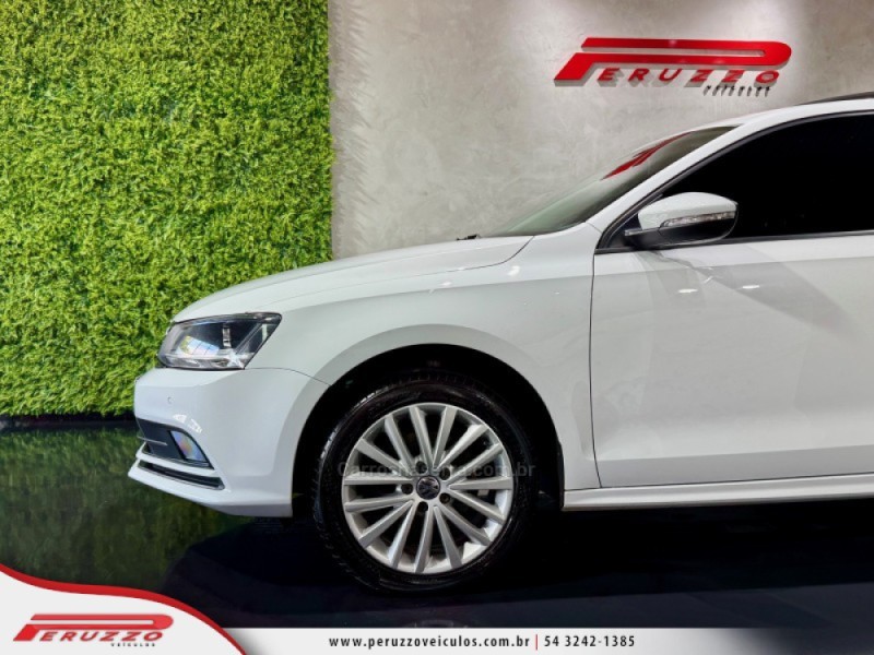 JETTA 1.4 16V TSI COMFORTLINE FLEX 4P TIPTRONIC - 2017 - NOVA PRATA