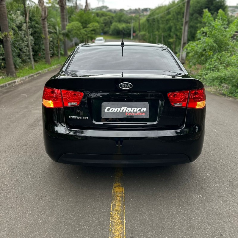 CERATO 1.6 E.213 SEDAN 16V GASOLINA 4P MANUAL - 2010 - CAMPO BOM