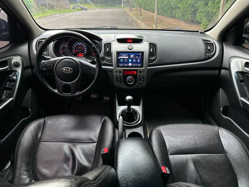 CERATO 1.6 E.213 SEDAN 16V GASOLINA 4P MANUAL - 2010 - CAMPO BOM