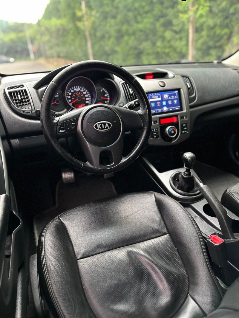 CERATO 1.6 E.213 SEDAN 16V GASOLINA 4P MANUAL - 2010 - CAMPO BOM