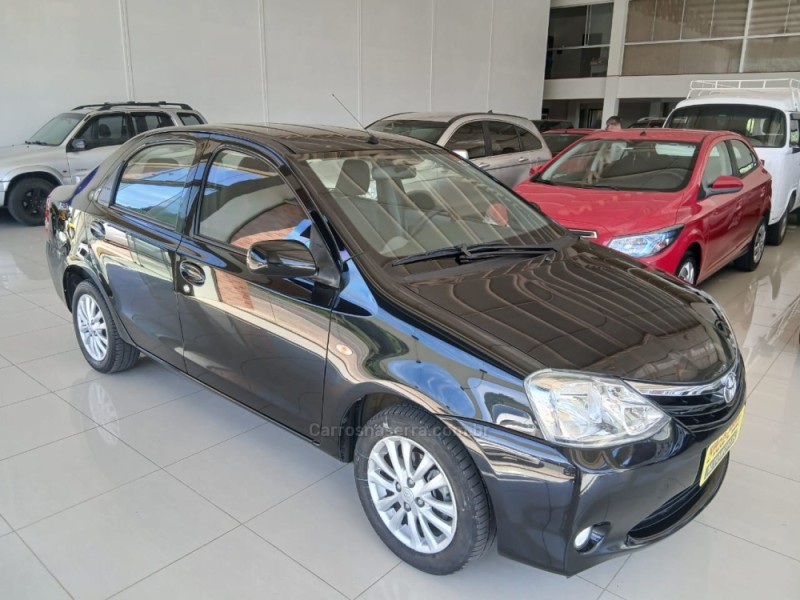 ETIOS 1.5 XLS SEDAN 16V FLEX 4P MANUAL - 2013 - NOVA PETRóPOLIS