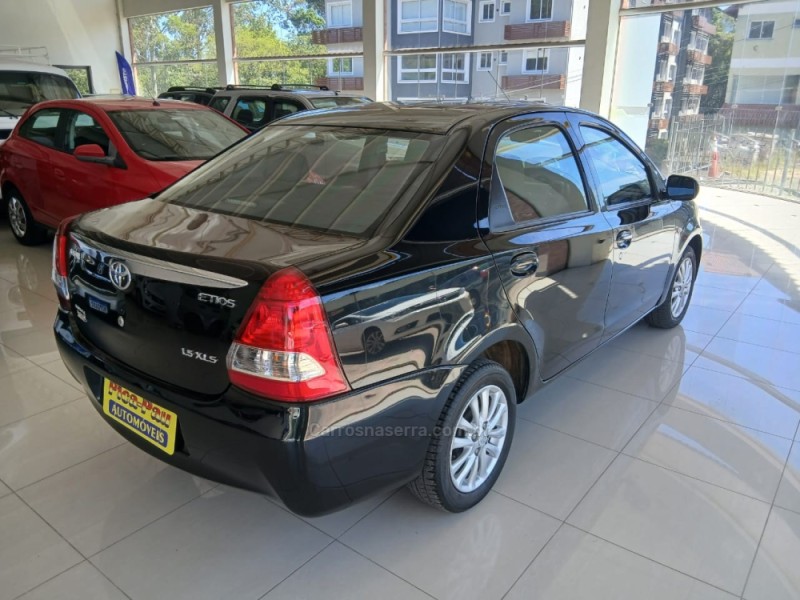 ETIOS 1.5 XLS SEDAN 16V FLEX 4P MANUAL - 2013 - NOVA PETRóPOLIS