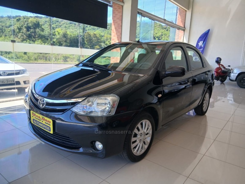 ETIOS 1.5 XLS SEDAN 16V FLEX 4P MANUAL - 2013 - NOVA PETRóPOLIS
