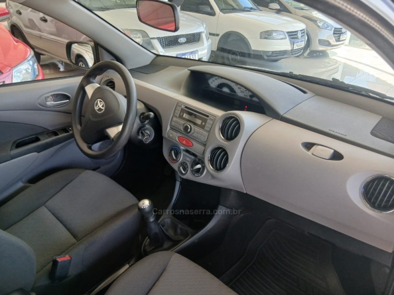 ETIOS 1.5 XLS SEDAN 16V FLEX 4P MANUAL - 2013 - NOVA PETRóPOLIS