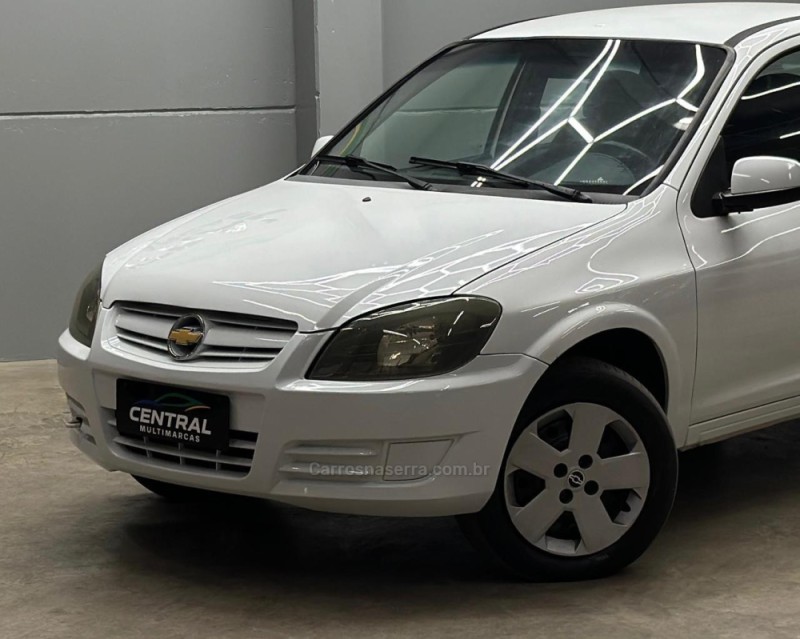 PRISMA 1.4 MPFI JOY 8V FLEX 4P MANUAL - 2011 - VACARIA