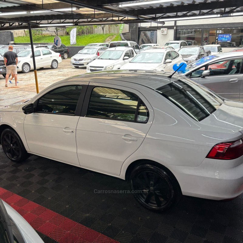 VOYAGE 1.6 MI SELEÇÃO 8V FLEX 4P MANUAL - 2014 - PASSO FUNDO